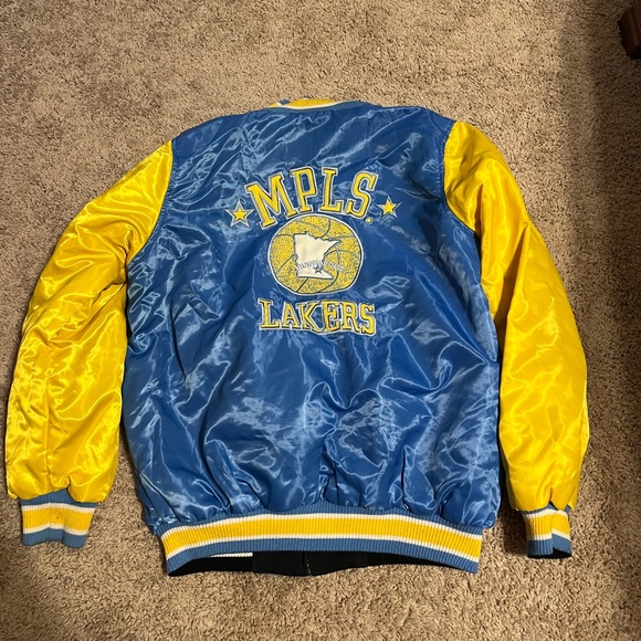 Lakers reversing jacket - Picture 4 of 4